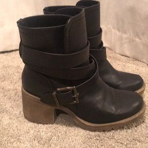 Motorcycle ankle boots